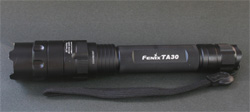 Fenix TA-30 zaklamp