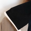 De kraag is voorzien van fleece voor extra comfort