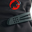 Middels Velcro kan de handschoen beter passend gemaakt worden (Morzine DT Women's Glove).