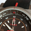 De E-Compass Titanium is voorzien van compensatie voor declinatie.
