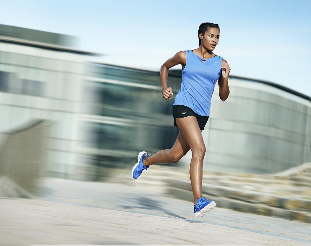 Mizuno introduceert lichtgewicht hardloopschoen Wave Rider 23