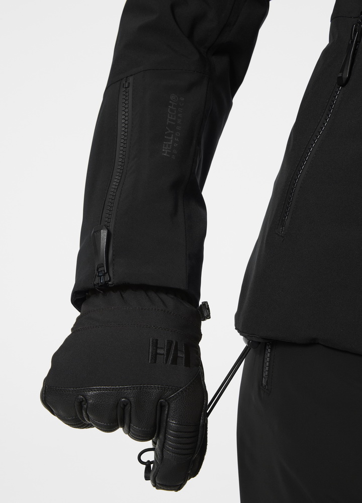 Helly Hansen's skicollectie met innovatieve technologie voor temperatuurregulatie