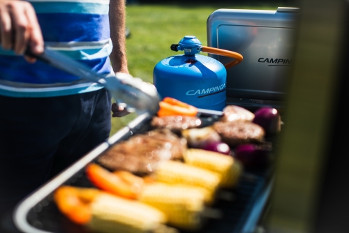 Sizzelen op de campinggrill met Campingaz